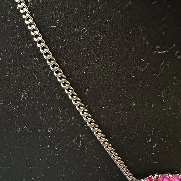 Delicate Pink Heart Pendant Necklace - Picture 3 of 9